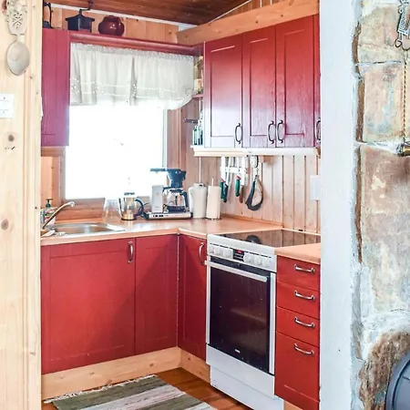 2 Bedroom Beautiful In Casa de Férias