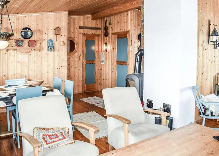 2 Bedroom Beautiful In בית נופש *